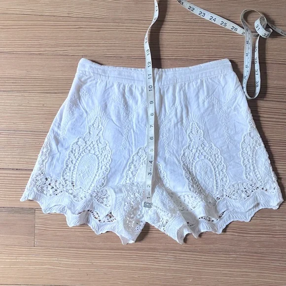 Gianni Bini White Lace Women Shorts - Picture 3 of 8